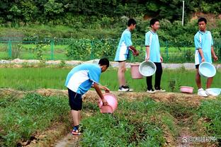 76人记者：篮网正关注德章泰-穆雷 或成为其追求者